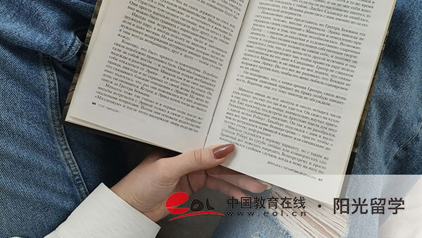 中国香港留学凭什么火？学制短 认可度高，这些院校值得重点关注